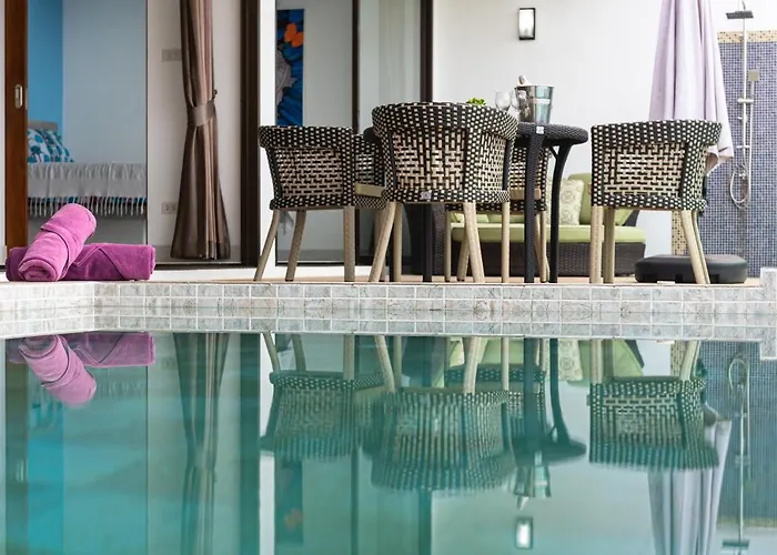Villa Ruby Ocean Views